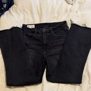GAP Women's Distressed Black Cropped Jeans